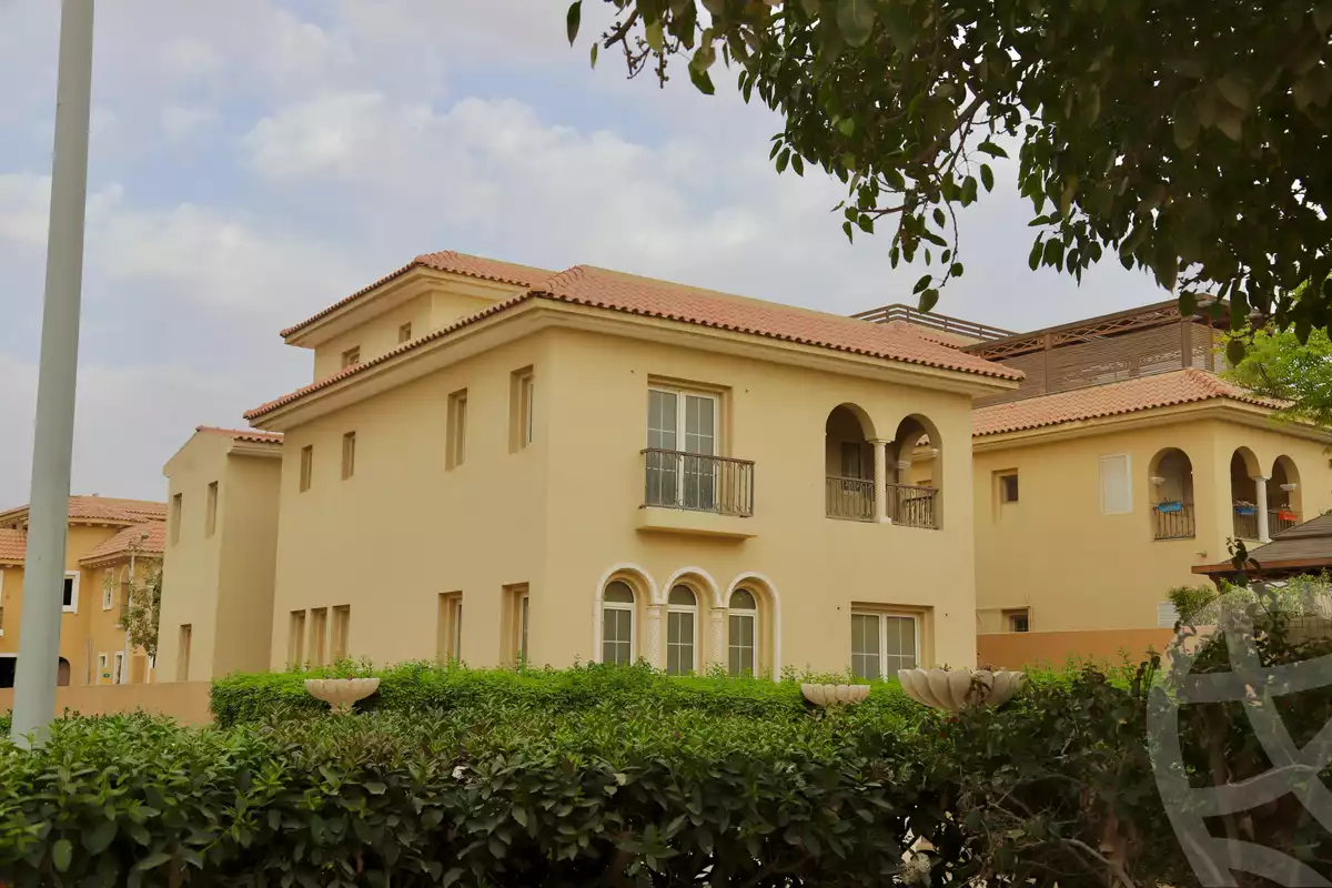 https://aqarmap.com.eg/ar/listing/6558347-for-sale-cairo-new-cairo-compounds-hyde-park-centre-ville-hyde-park