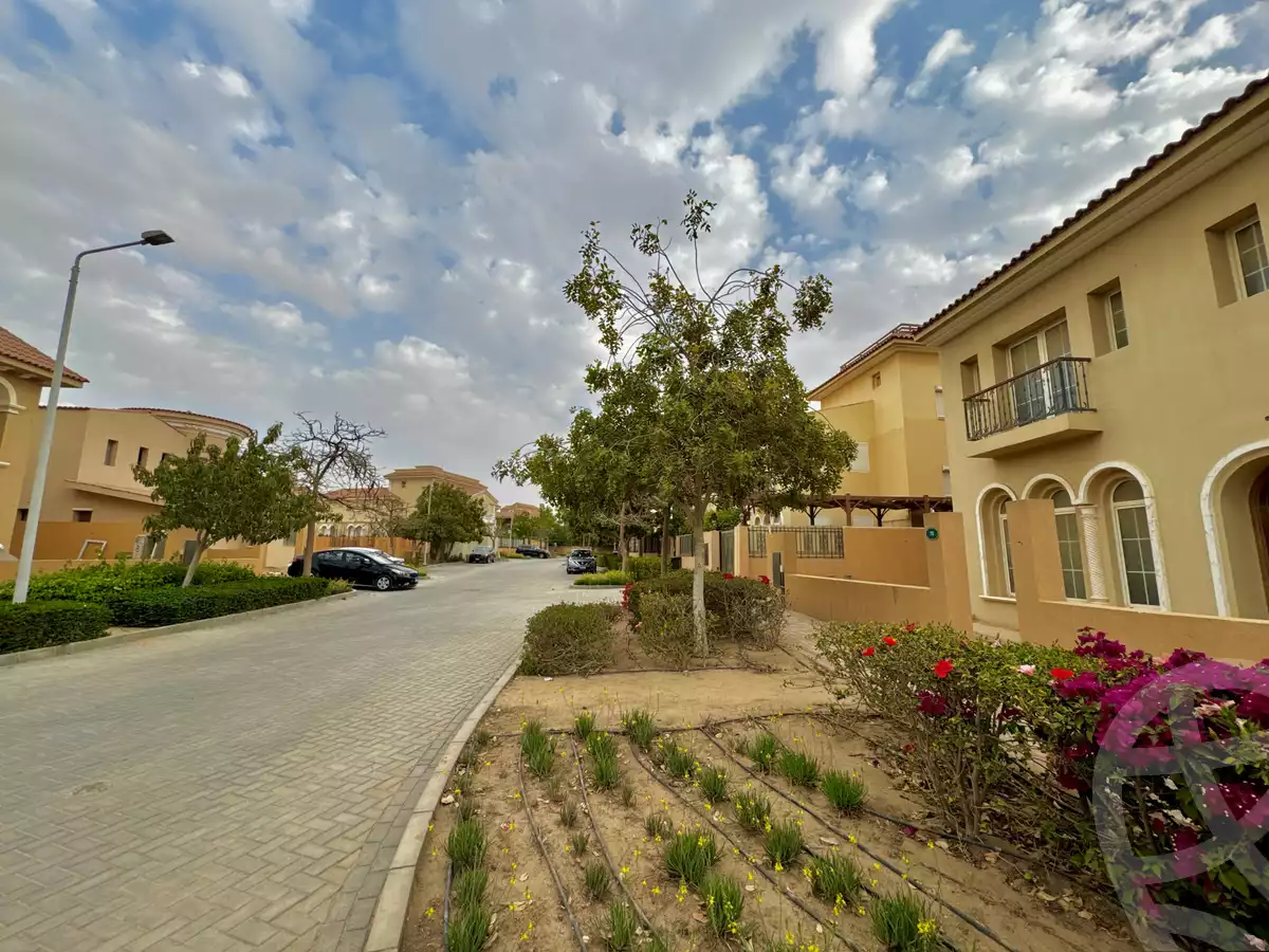 https://aqarmap.com.eg/ar/listing/6558347-for-sale-cairo-new-cairo-compounds-hyde-park-centre-ville-hyde-park