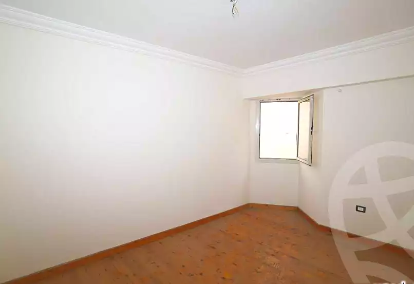 https://aqarmap.com.eg/en/listing/6566245-for-rent-alexandria-ganaklis-el-fath-st