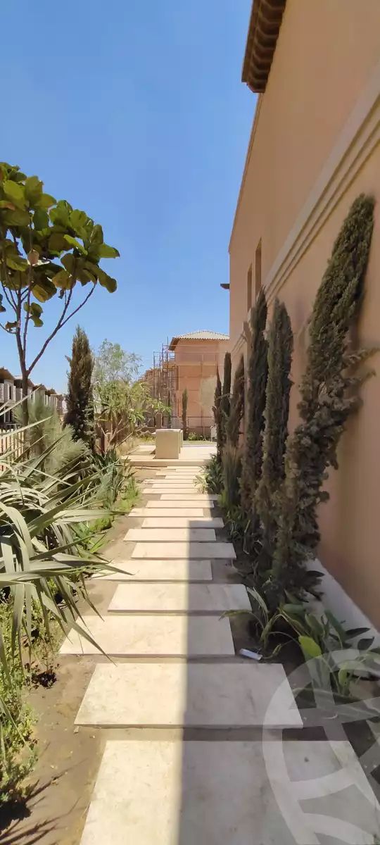 https://aqarmap.com.eg/en/listing/6570957-for-sale-cairo-el-sheikh-zayed-city-compounds-kmbwnd-fyldj-wyst-dr-llttwyr