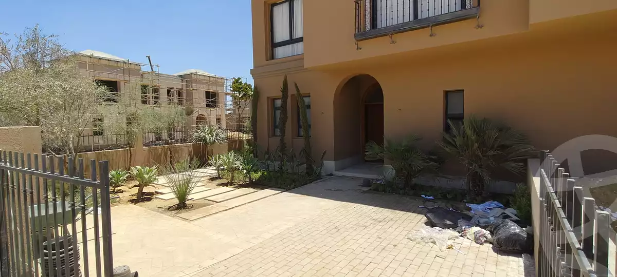 https://aqarmap.com.eg/en/listing/6570957-for-sale-cairo-el-sheikh-zayed-city-compounds-kmbwnd-fyldj-wyst-dr-llttwyr