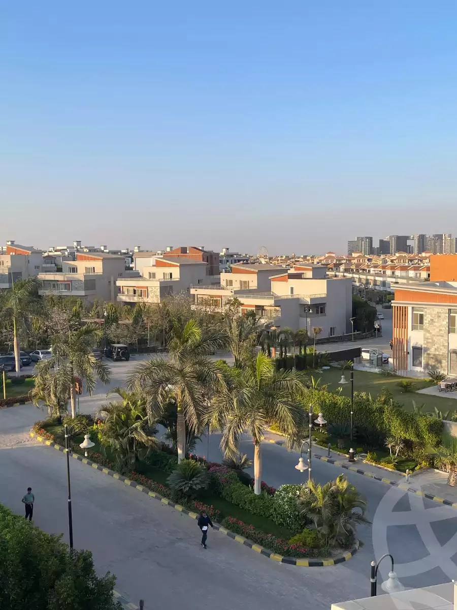 https://aqarmap.com.eg/ar/listing/6576559-for-sale-cairo-el-sheikh-zayed-city-compounds-el-khamayel