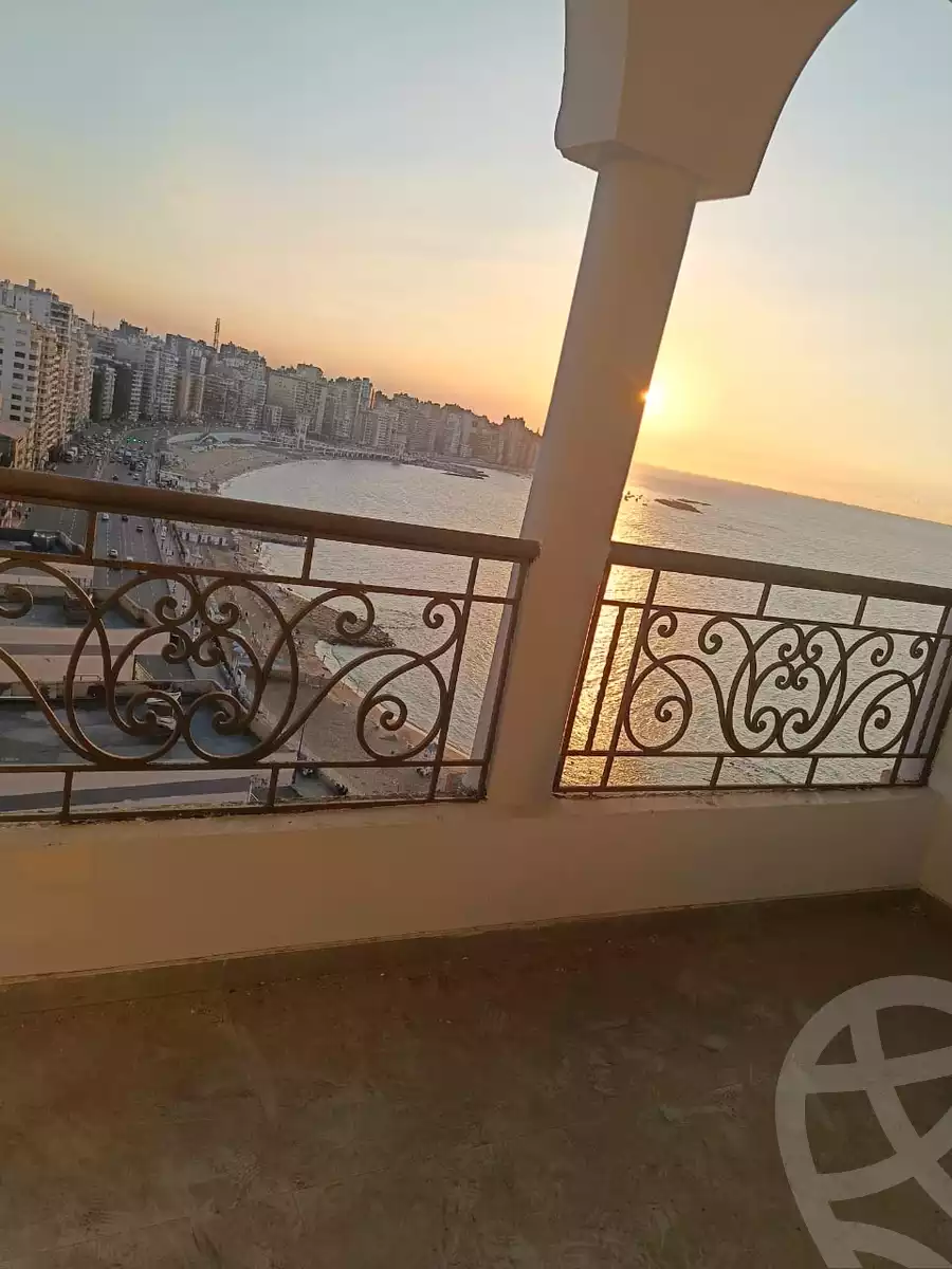 https://aqarmap.com.eg/ar/listing/6583470-for-sale-alexandria-el-asafra-l-sfr-bhry-edrees-st