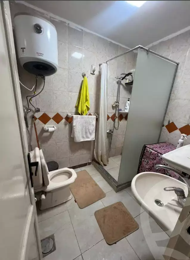 https://aqarmap.com.eg/ar/listing/6584655-for-sale-cairo-helwan-el-shareaa-el-sharby-st