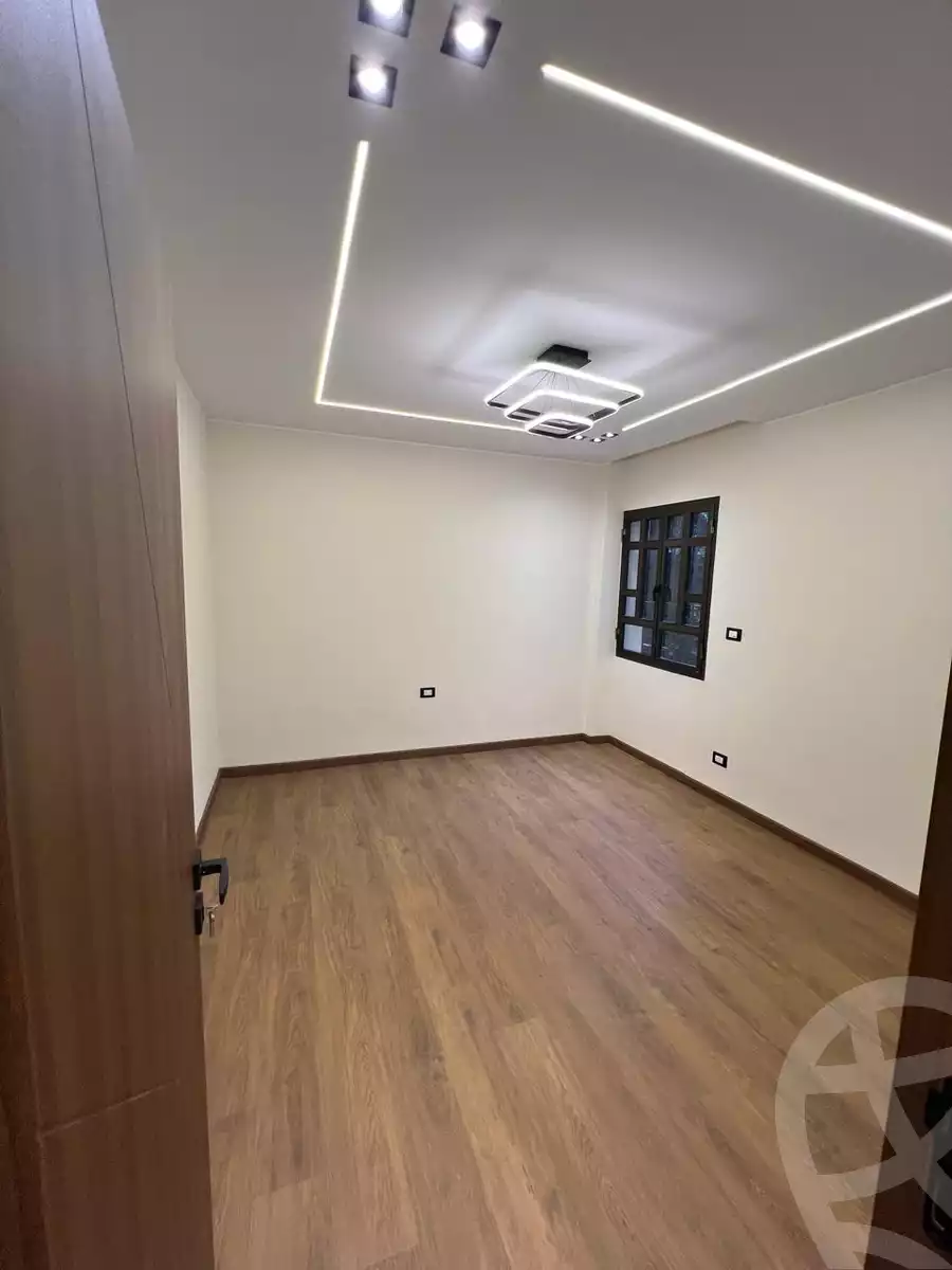 https://aqarmap.com.eg/ar/listing/6587582-for-sale-cairo-new-cairo-lrhb-city-phase-5-talaat-mostafa-st