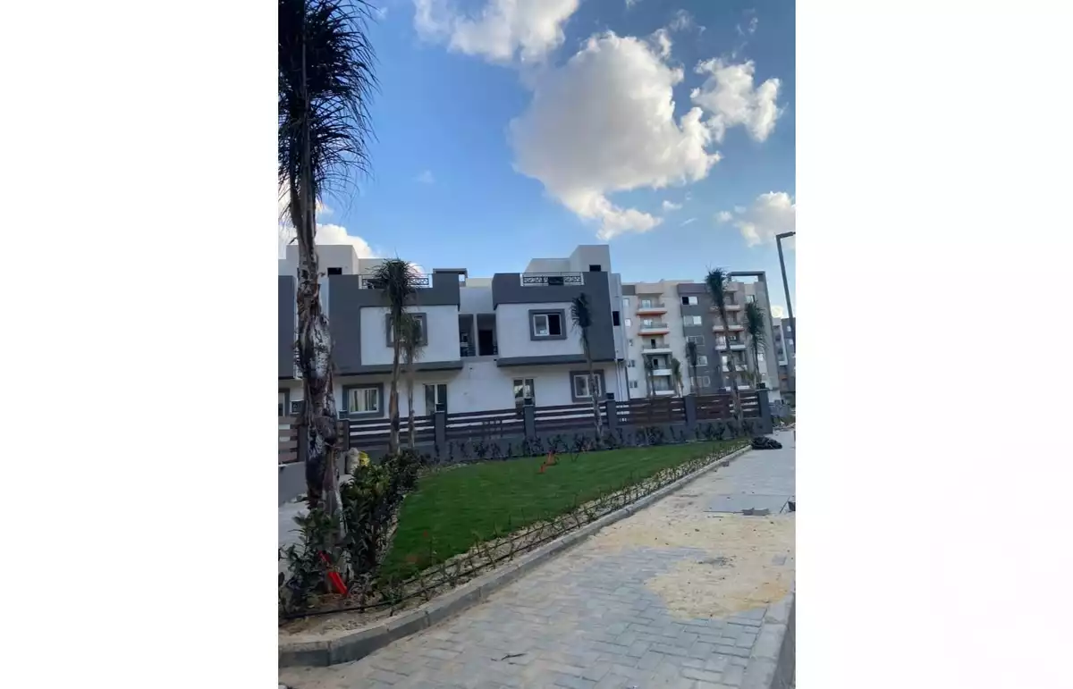 https://aqarmap.com.eg/ar/listing/6588497-for-sale-cairo-6th-of-october-hadaeq-october-kmbwnd-fy-hdyq-ktwbr-rock-eden-compound