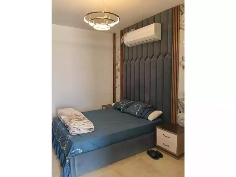 https://aqarmap.com.eg/ar/listing/6589451-for-rent-cairo-new-cairo-compounds-fifth-square