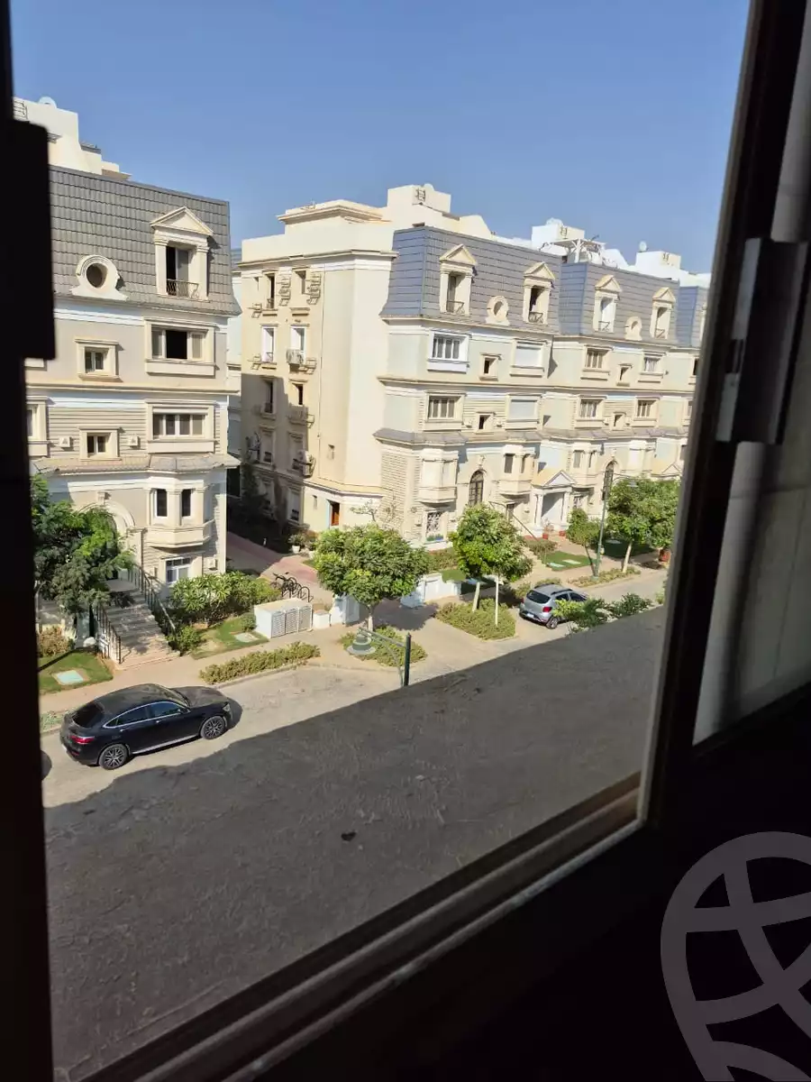 https://aqarmap.com.eg/ar/listing/6590073-for-sale-cairo-new-cairo-compounds-mountain-view-hyde-park