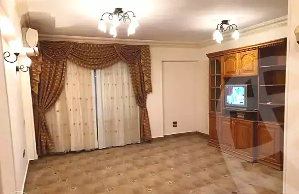 https://aqarmap.com.eg/ar/listing/6591795-for-sale-cairo-6th-of-october-el-ahyaa-neighborhood-2nd-divided-from-al-kafrawei-st