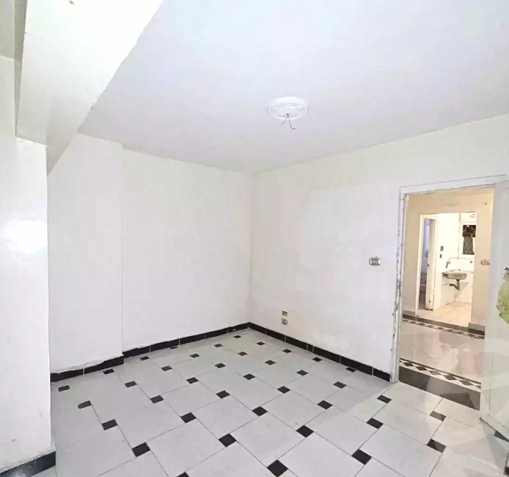 https://aqarmap.com.eg/ar/listing/6596262-for-sale-alexandria-ganaklis-shr-mrtdy-bsh