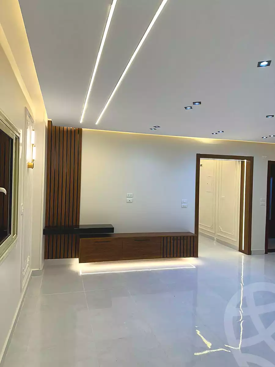 https://aqarmap.com.eg/ar/listing/6600496-for-sale-cairo-6th-of-october-el-ahyaa-neighborhood-1st-sixth-neighborhood
