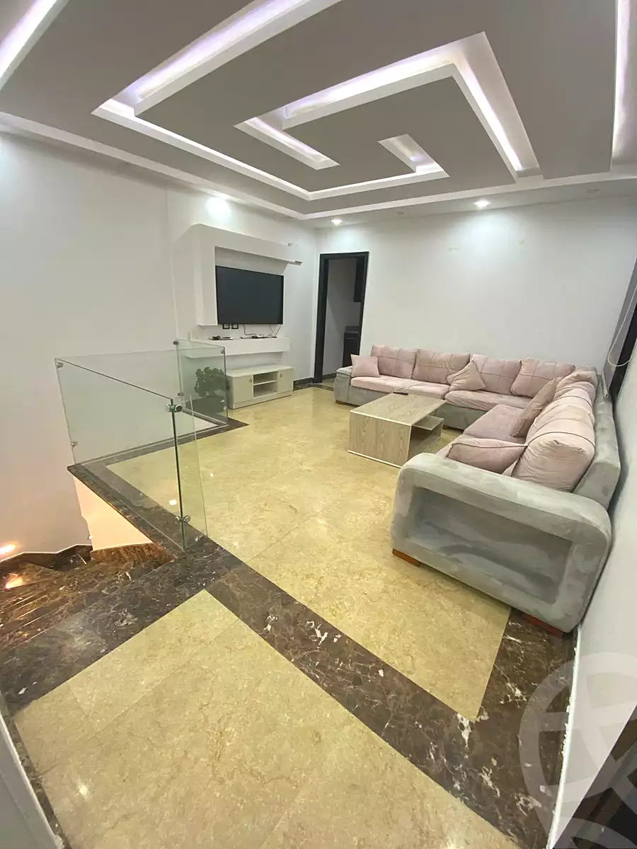 https://aqarmap.com.eg/en/listing/6608947-for-rent-cairo-el-sheikh-zayed-city-compounds-kmbwnd-wyst-twn-swdyk