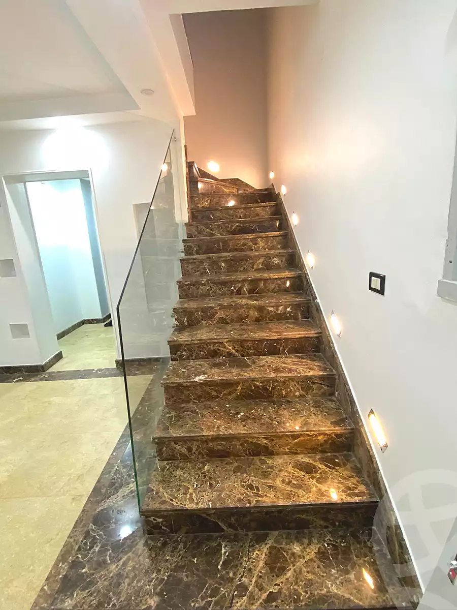 https://aqarmap.com.eg/en/listing/6608947-for-rent-cairo-el-sheikh-zayed-city-compounds-kmbwnd-wyst-twn-swdyk