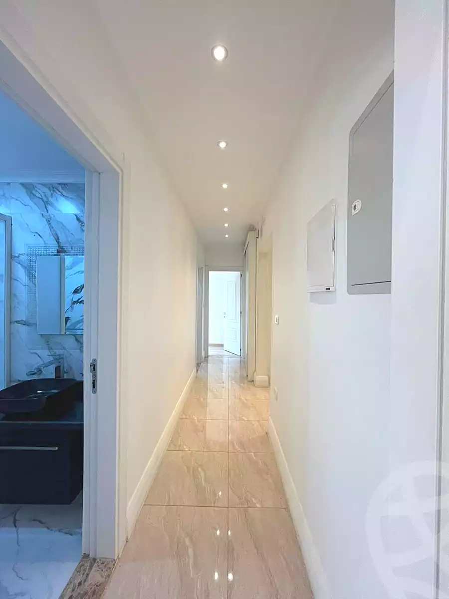 https://aqarmap.com.eg/en/listing/6609001-for-rent-cairo-el-sheikh-zayed-city-compounds-kmbwnd-wyst-twn-swdyk
