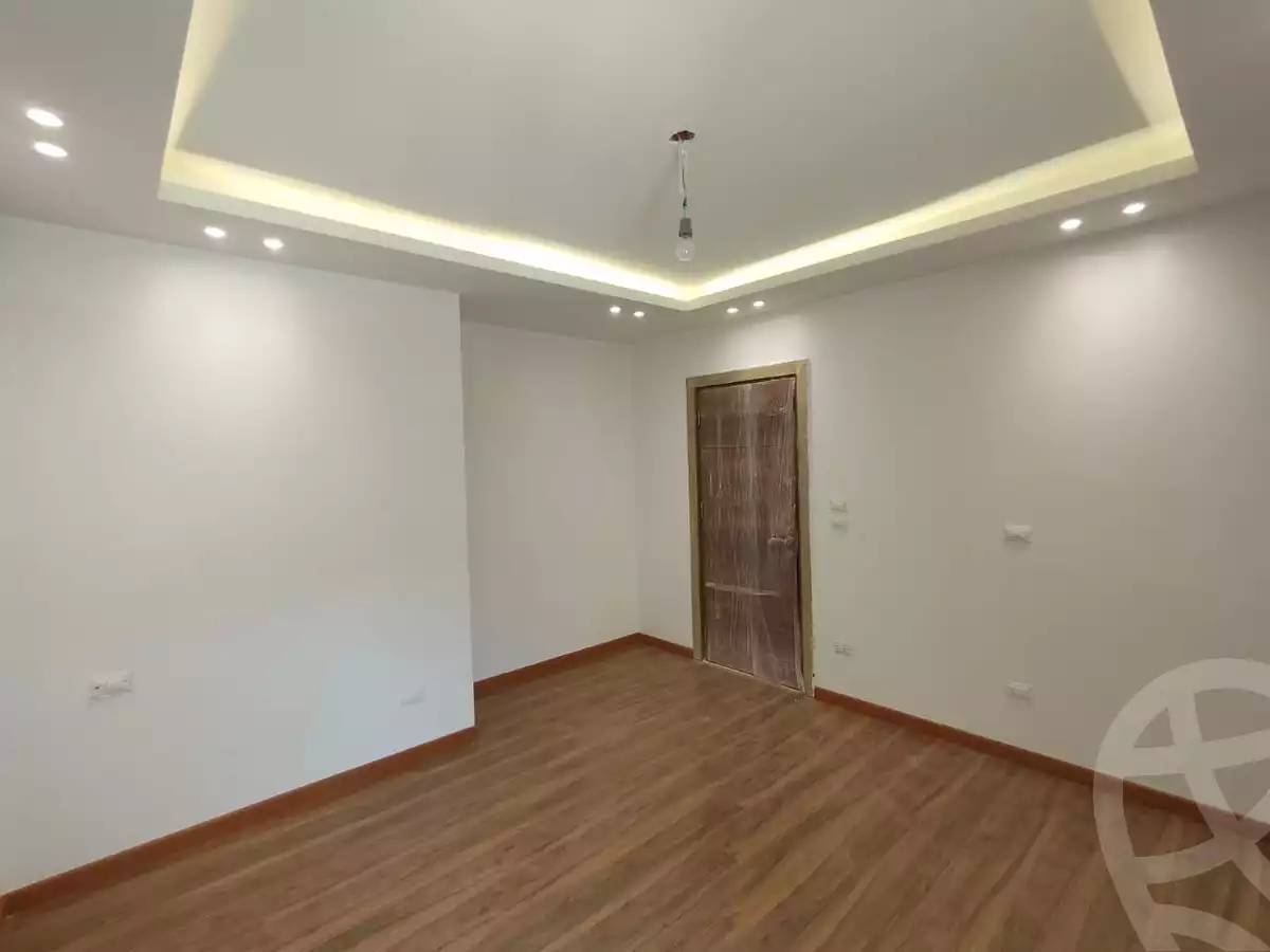 https://aqarmap.com.eg/ar/listing/6610608-for-rent-cairo-new-cairo-compounds-mountain-view-hyde-park