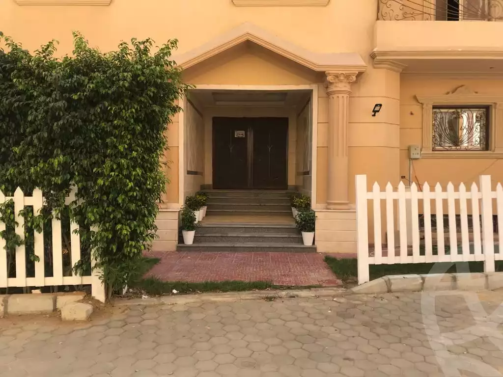 https://aqarmap.com.eg/en/listing/6619628-for-sale-cairo-new-cairo-compounds-les-rois