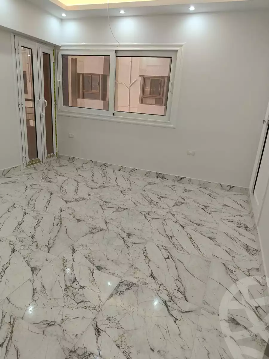 https://aqarmap.com.eg/ar/listing/6619650-for-sale-alexandria-miami-el-gaish-rd-st