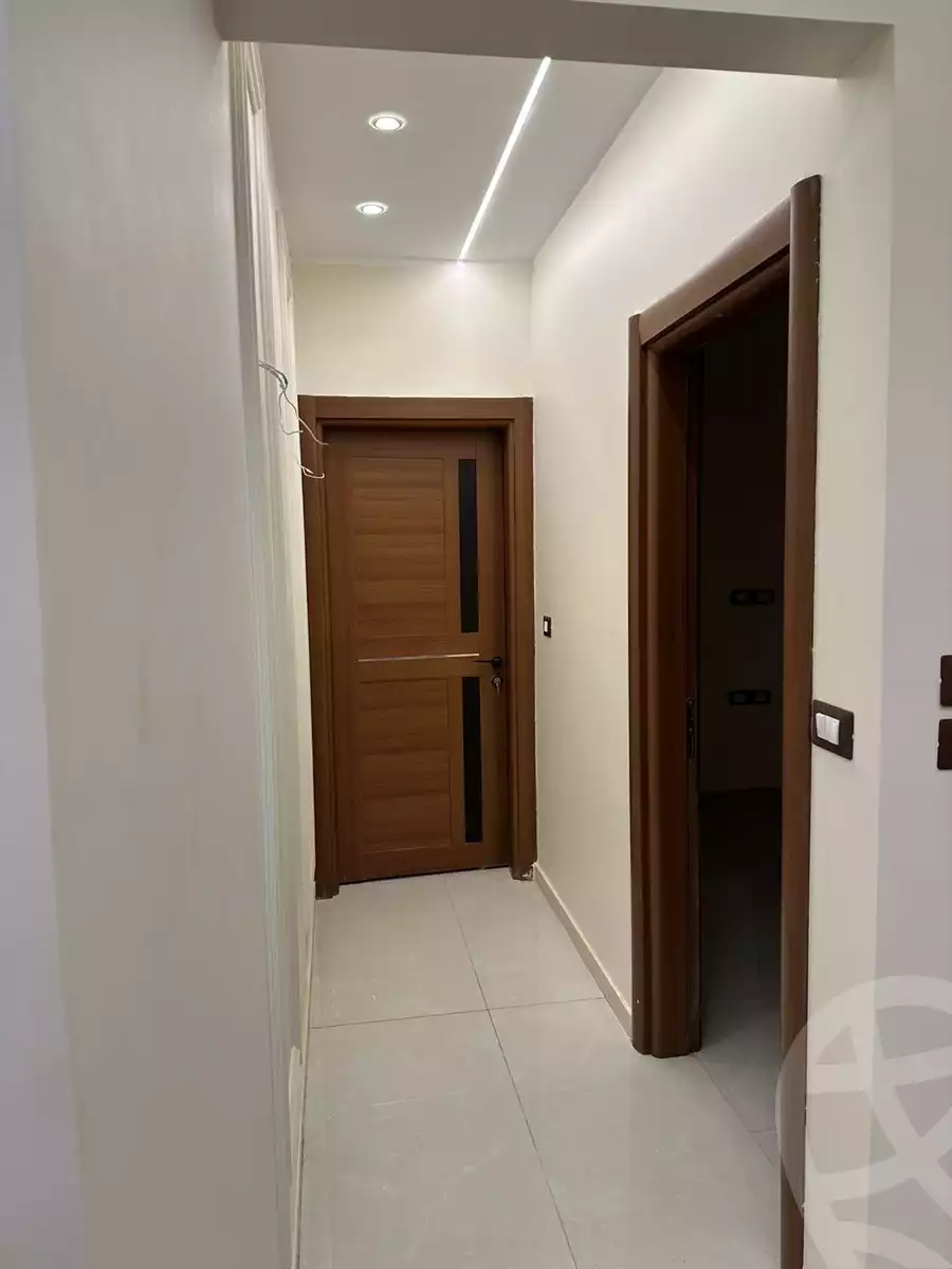 https://aqarmap.com.eg/en/listing/6621169-for-rent-cairo-new-cairo-compounds-hyde-park-centre-ville-hyde-park