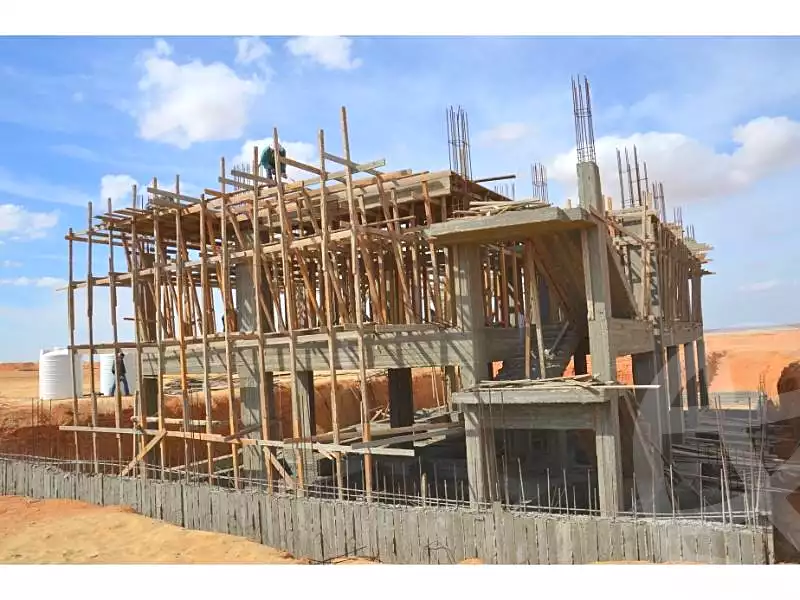 https://aqarmap.com.eg/ar/listing/6624307-for-sale-cairo-6th-of-october-compounds-kmbwnd-b-twn-ryl-styt-llttwyr