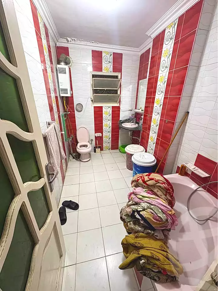 https://aqarmap.com.eg/ar/listing/6628957-for-sale-cairo-faisal-kafr-tohormos-queen-nazli-st
