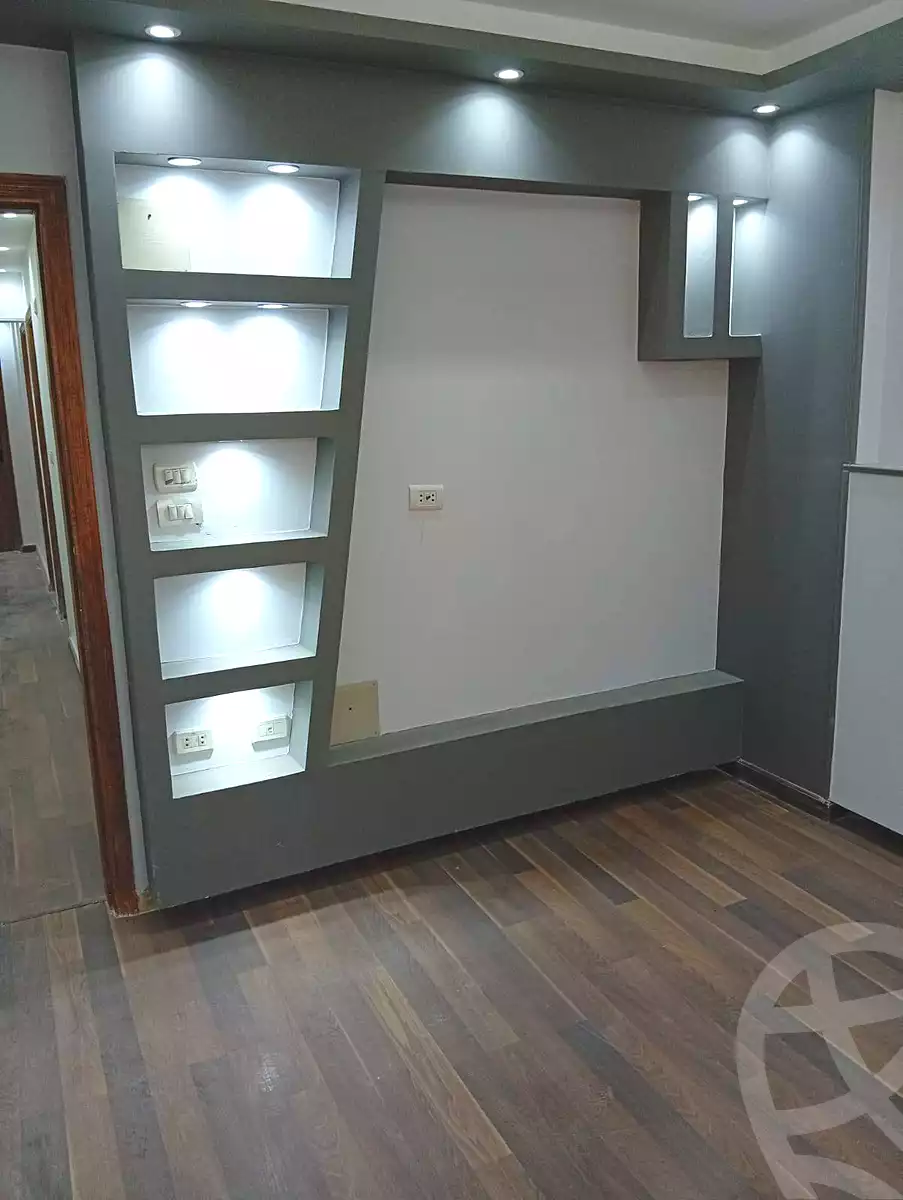 https://aqarmap.com.eg/en/listing/6632423-for-sale-cairo-helwan-helwan-el-sharkeya-ryad-pasha-st
