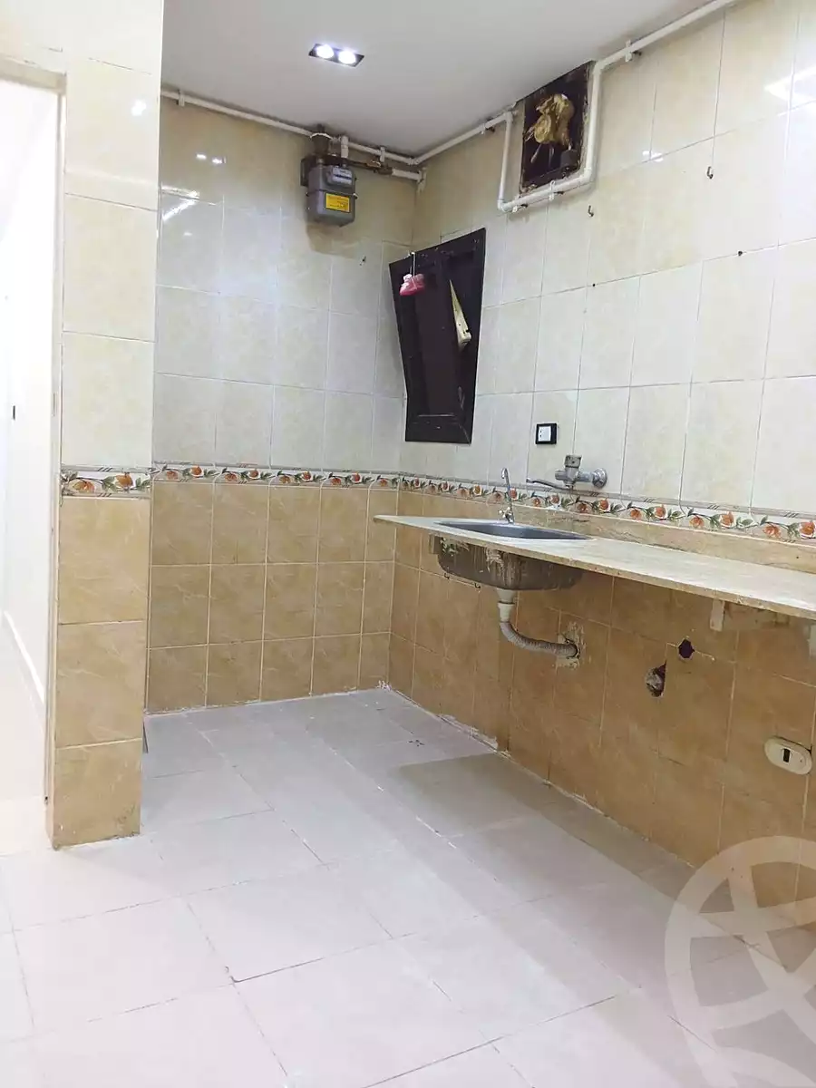 https://aqarmap.com.eg/ar/listing/6645042-for-sale-alexandria-l-jmy-lbytsh-ibrahim-othman-st