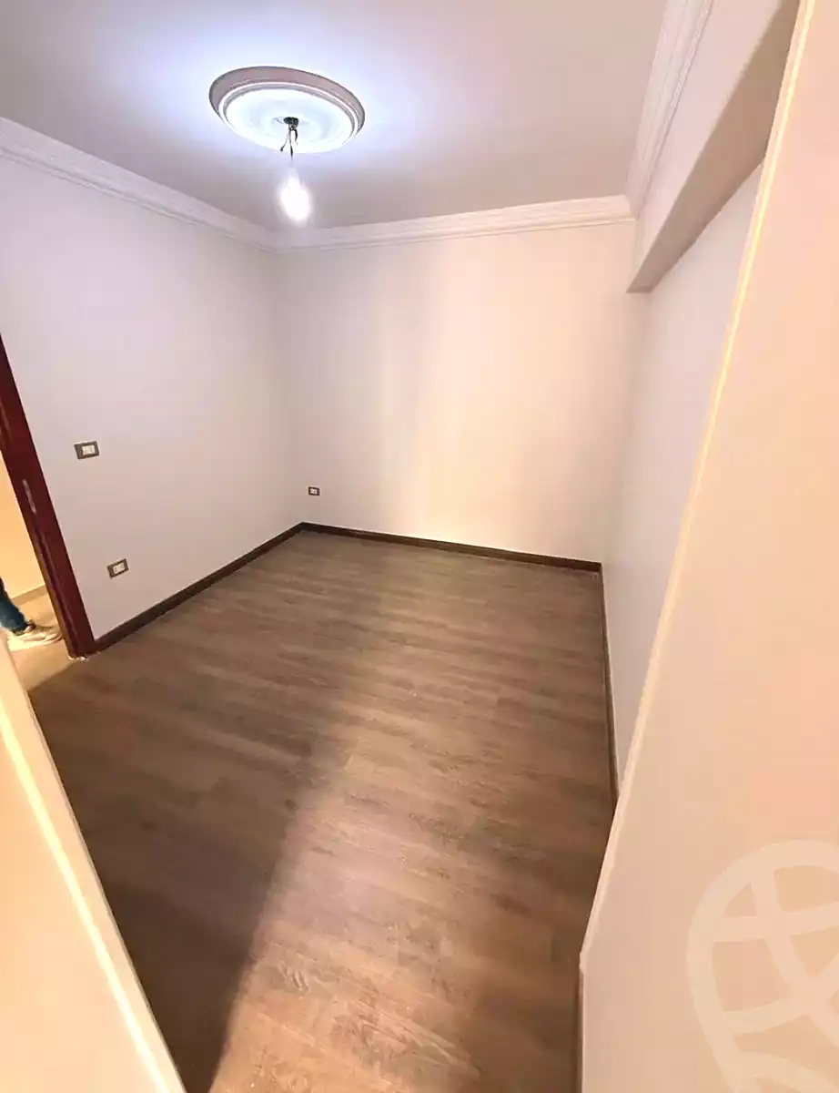 https://aqarmap.com.eg/en/listing/6645645-for-sale-alexandria-el-mandara-alex-el-mandara-bahri-sidi-kamal-st