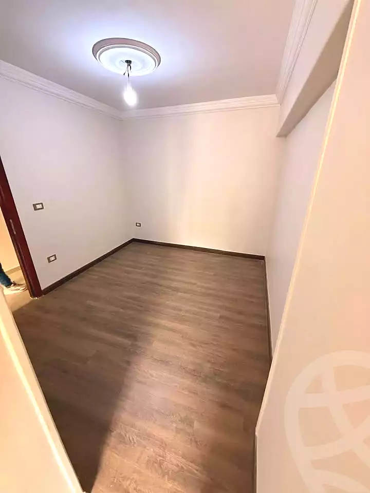 https://aqarmap.com.eg/en/listing/6646836-for-sale-alexandria-el-mandara-alex-el-mandara-bahri-sidi-kamal-st