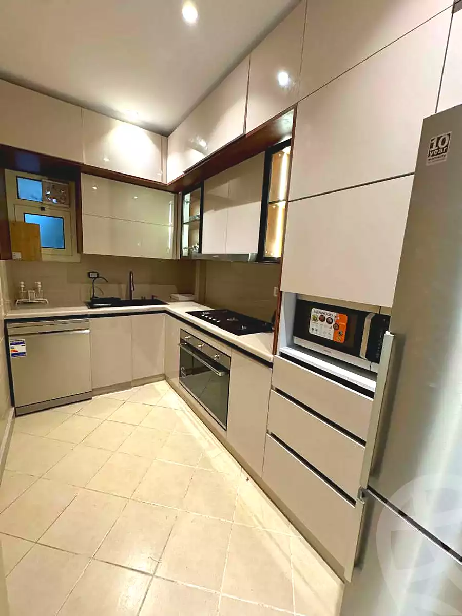 https://aqarmap.com.eg/en/listing/6650999-for-sale-cairo-el-sheikh-zayed-city-compounds-dh-drys