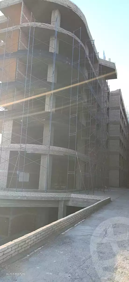 https://aqarmap.com.eg/en/listing/6651492-for-sale-cairo-el-sheikh-zayed-city-compounds-101-mall