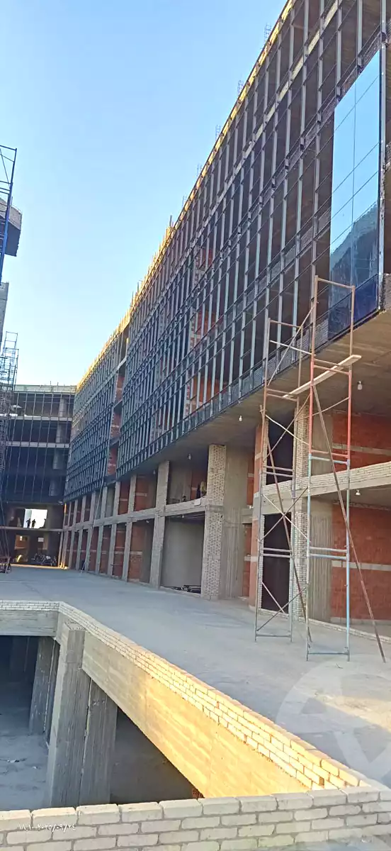 https://aqarmap.com.eg/en/listing/6651492-for-sale-cairo-el-sheikh-zayed-city-compounds-101-mall