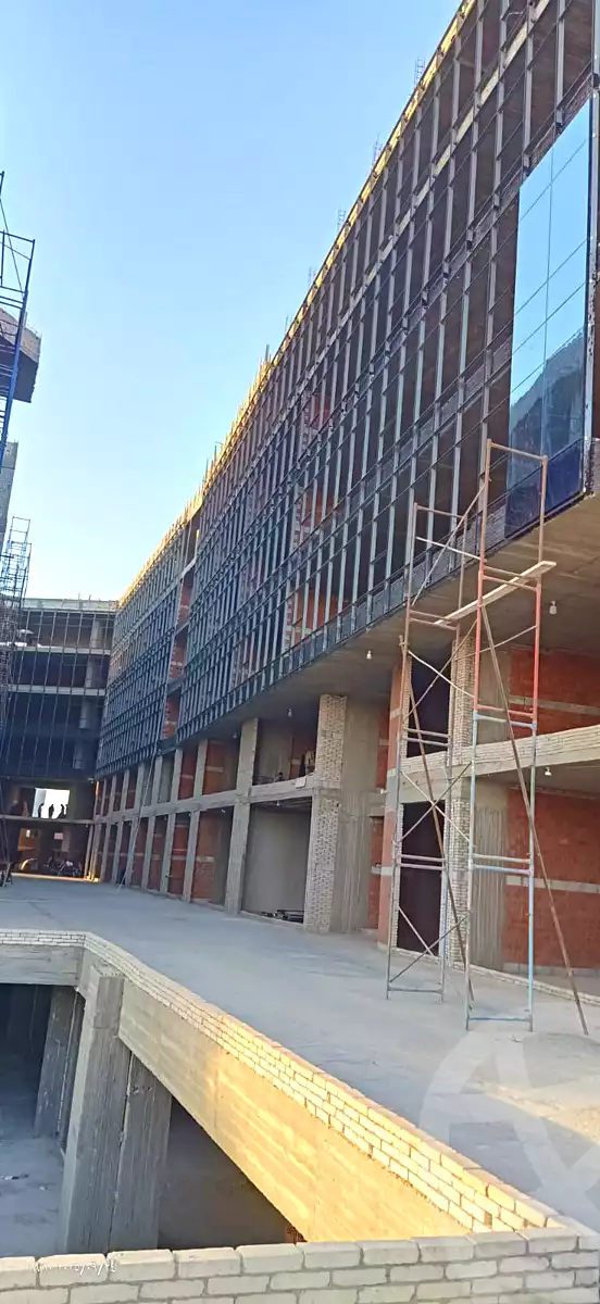 https://aqarmap.com.eg/en/listing/6651492-for-sale-cairo-el-sheikh-zayed-city-compounds-101-mall
