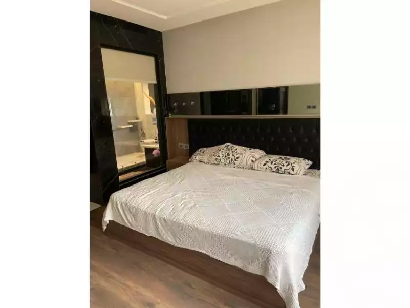 https://aqarmap.com.eg/ar/listing/6652384-for-rent-cairo-new-cairo-compounds-mountain-view-hyde-park
