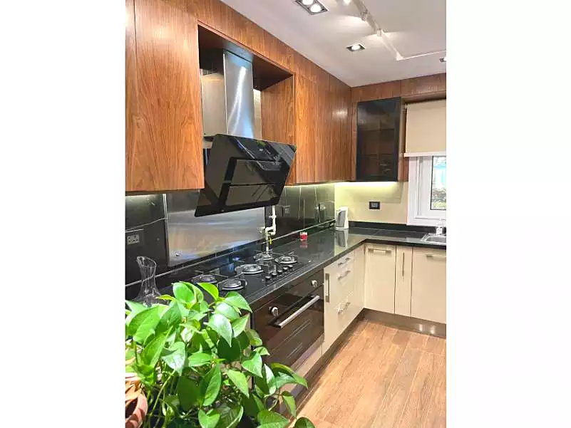 https://aqarmap.com.eg/ar/listing/6652384-for-rent-cairo-new-cairo-compounds-mountain-view-hyde-park
