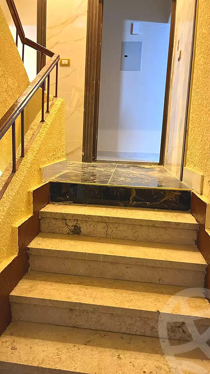 https://aqarmap.com.eg/ar/listing/6653823-for-sale-cairo-6th-of-october-el-ahyaa-neighborhood-4th-school-st