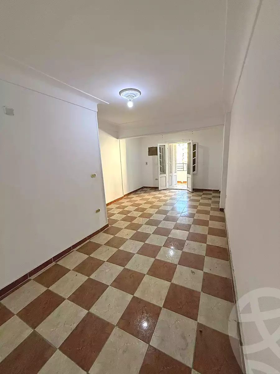 https://aqarmap.com.eg/ar/listing/6656103-for-sale-alexandria-sydy-bshr-sydy-bshr-bhry-gamal-abd-el-nasir-st