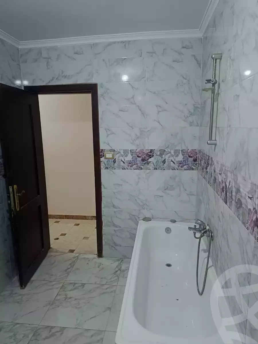 https://aqarmap.com.eg/ar/listing/6659643-for-rent-cairo-el-sheikh-zayed-city-el-hay-el-hady-ashaer
