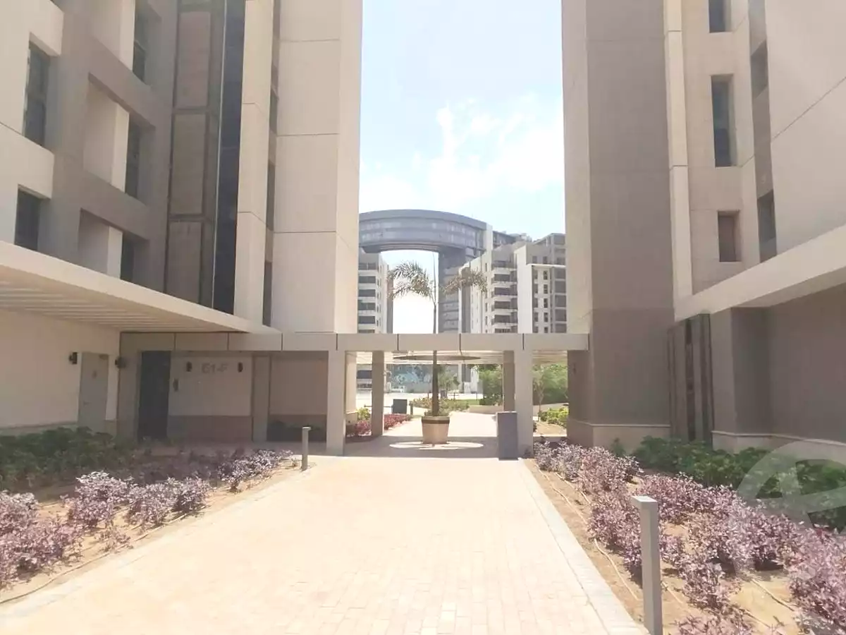 https://aqarmap.com.eg/ar/listing/6663692-for-sale-cairo-el-sheikh-zayed-city-compounds-zyd-wr-llttwyr-park-towers-zed-el-sheikh-zayed-compound