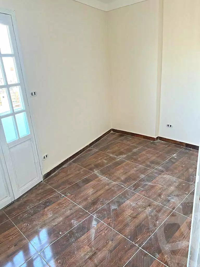 https://aqarmap.com.eg/ar/listing/6663977-for-sale-alexandria-lauran-shr-bw-qyr-tryq-lhry