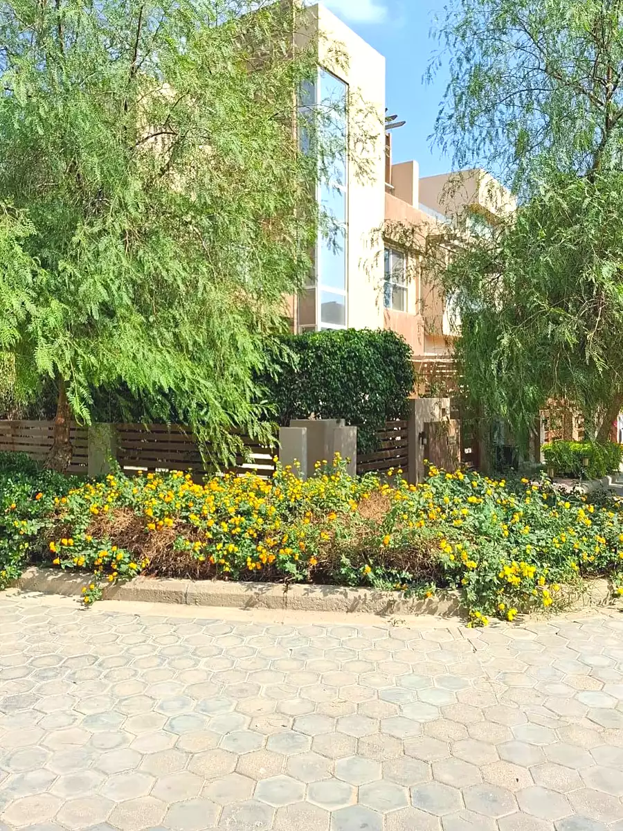 https://aqarmap.com.eg/en/listing/6664007-for-sale-cairo-6th-of-october-compounds-rayos