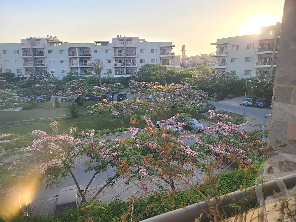 https://aqarmap.com.eg/en/listing/6669534-for-sale-cairo-el-sheikh-zayed-city-compounds-dh-drys