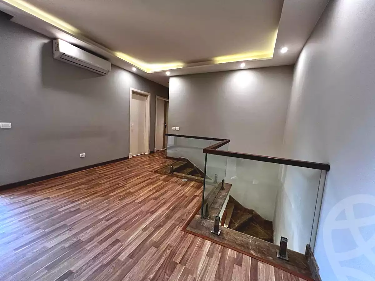 https://aqarmap.com.eg/ar/listing/6670816-for-rent-cairo-el-sheikh-zayed-city-compounds-kmbwnd-wyst-twn-swdyk