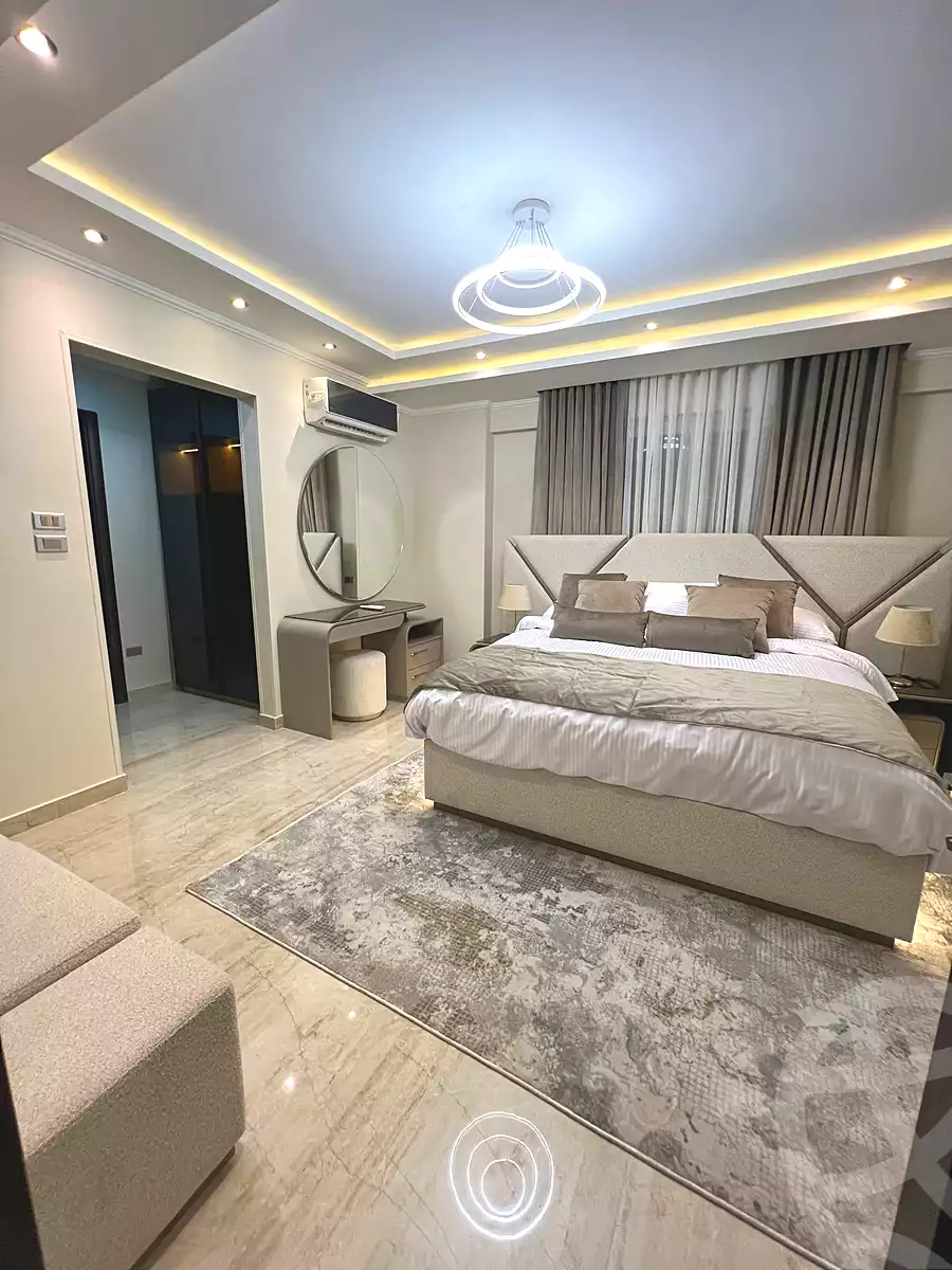 https://aqarmap.com.eg/ar/listing/6708331-for-sale-cairo-new-cairo-compounds-kmbwnd-kryk-twn-il-cazar