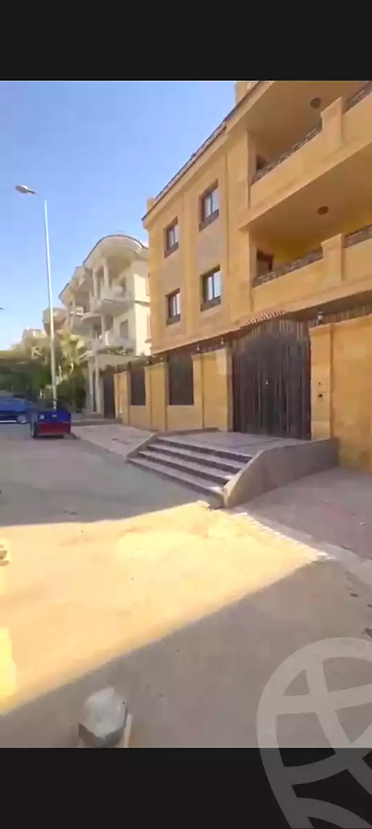 https://aqarmap.com.eg/ar/listing/6672186-for-sale-cairo-new-cairo-el-narges-el-narges-2-pilot-halawany-st