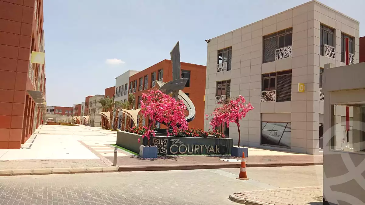 https://aqarmap.com.eg/ar/listing/6674120-for-sale-cairo-el-sheikh-zayed-city-compounds-the-courtyard-mall-dorra