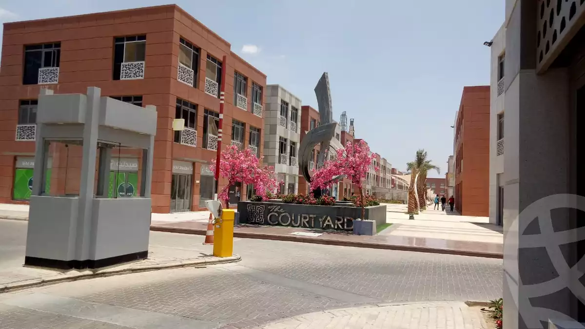 https://aqarmap.com.eg/ar/listing/6674120-for-sale-cairo-el-sheikh-zayed-city-compounds-the-courtyard-mall-dorra