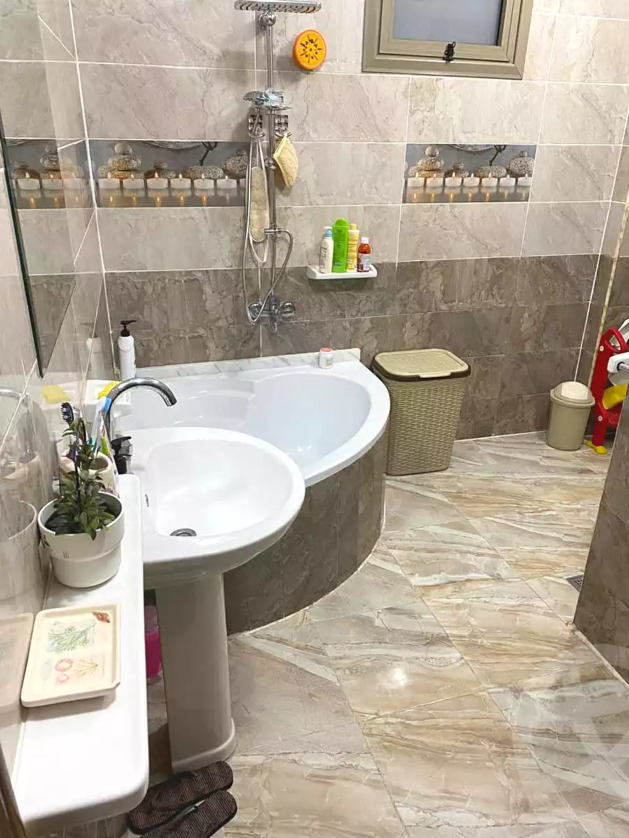 https://aqarmap.com.eg/en/listing/6675638-for-sale-alexandria-moharram-bey-el-rasafa-st