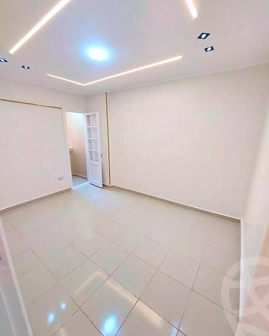 https://aqarmap.com.eg/ar/listing/6675825-for-sale-alexandria-sydy-bshr-sydy-bshr-bhry-shr-mhmwd-l-yswy