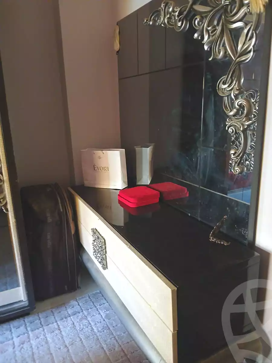 https://aqarmap.com.eg/ar/listing/6676955-for-sale-cairo-el-sheikh-zayed-city-compounds-hadayek-el-mohandiseen
