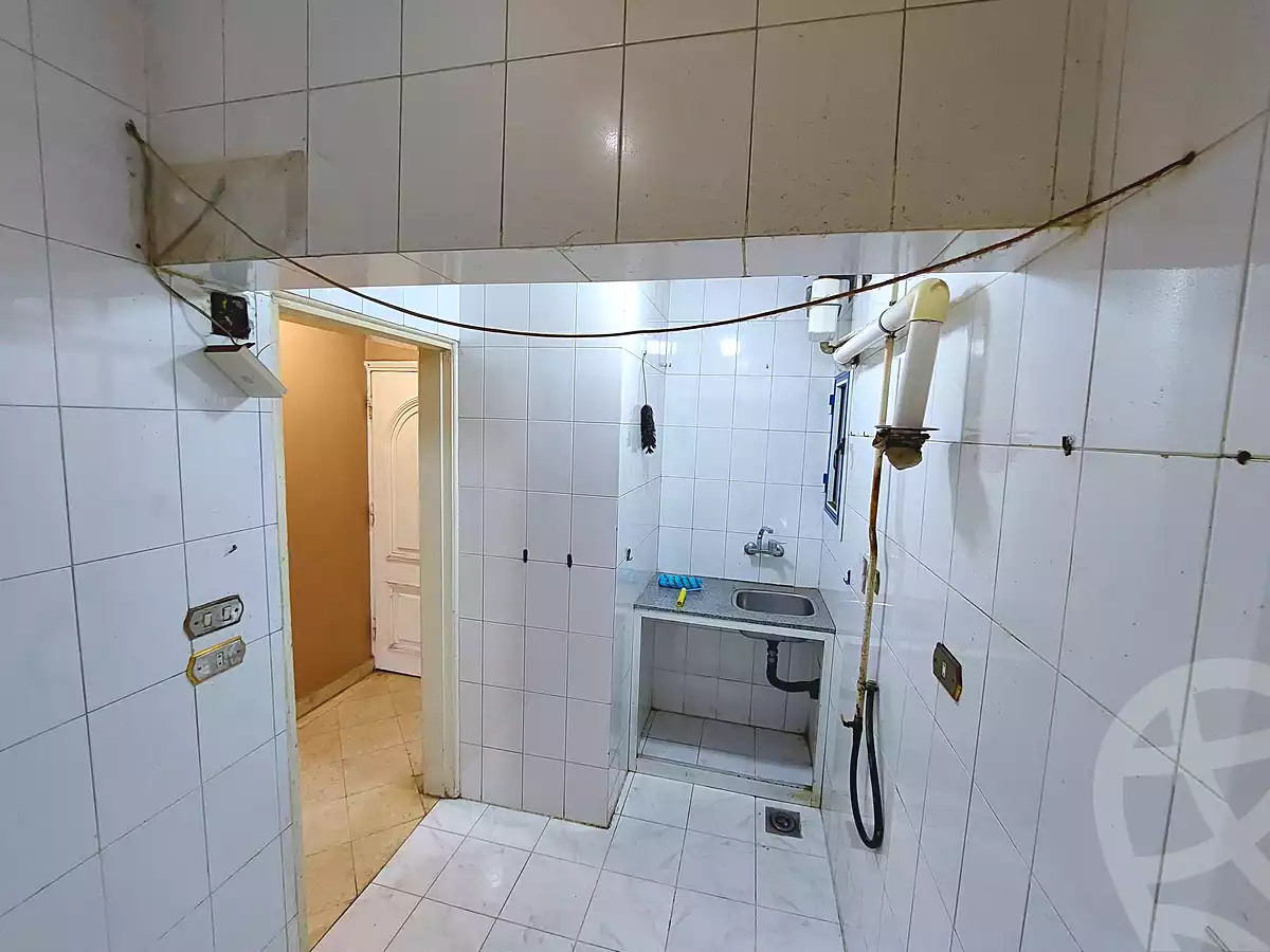 https://aqarmap.com.eg/ar/listing/6677978-for-sale-cairo-ain-shams-ain-shams-el-sharkia-el-zahraa-st